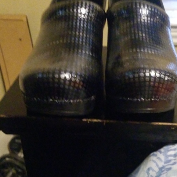 Shoes - Picture 3 of 7